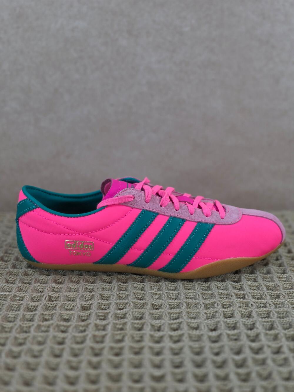 Adidas Tokyo W Women’s 7 Lucid Pink Power Green Gold – Brand New in Box